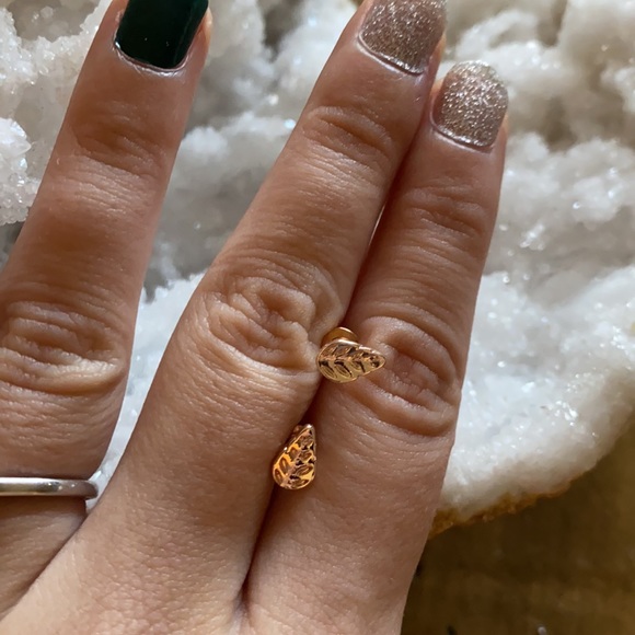 3/$30 dainty leaf gold stud earrings - Picture 2 of 2